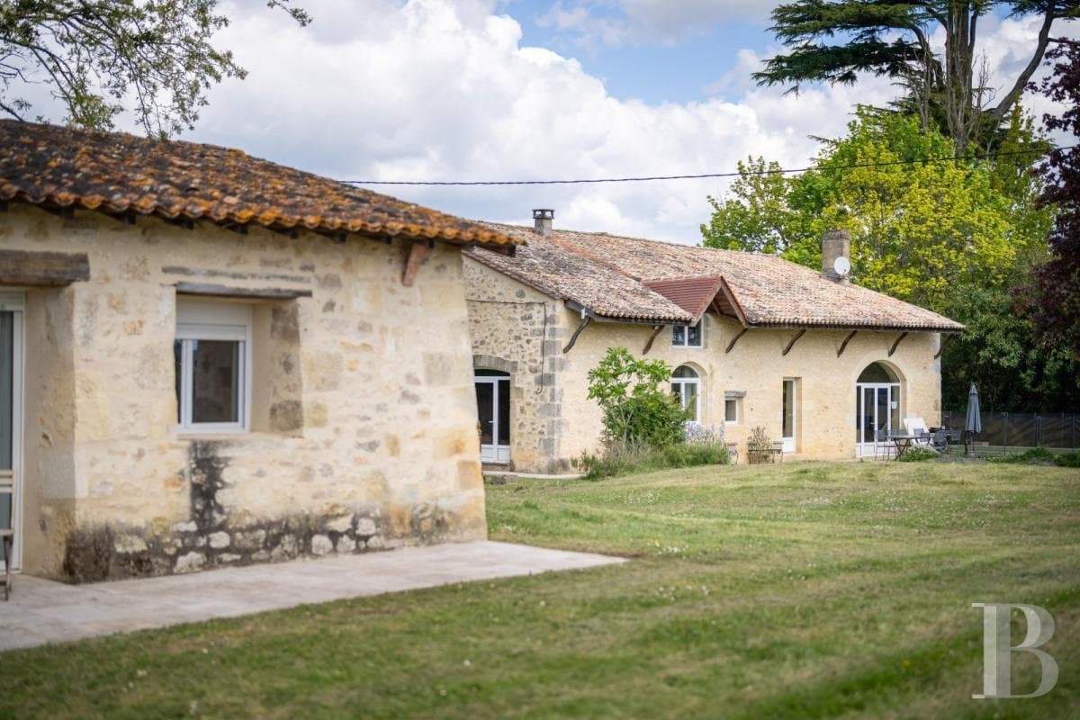 18th Century Château With Gîtes, Reception Room, And Two Swimming Pools 3