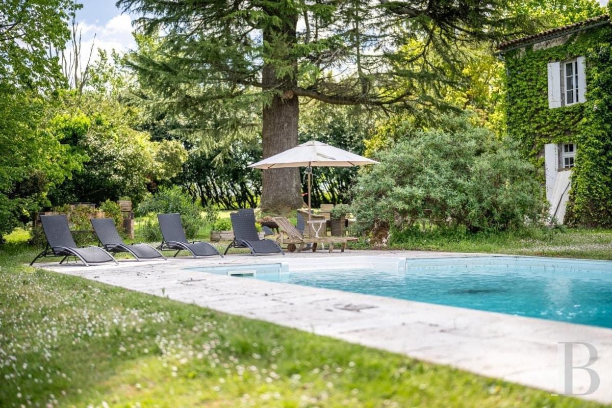 18th Century Château With Gîtes, Reception Room, And Two Swimming Pools 4