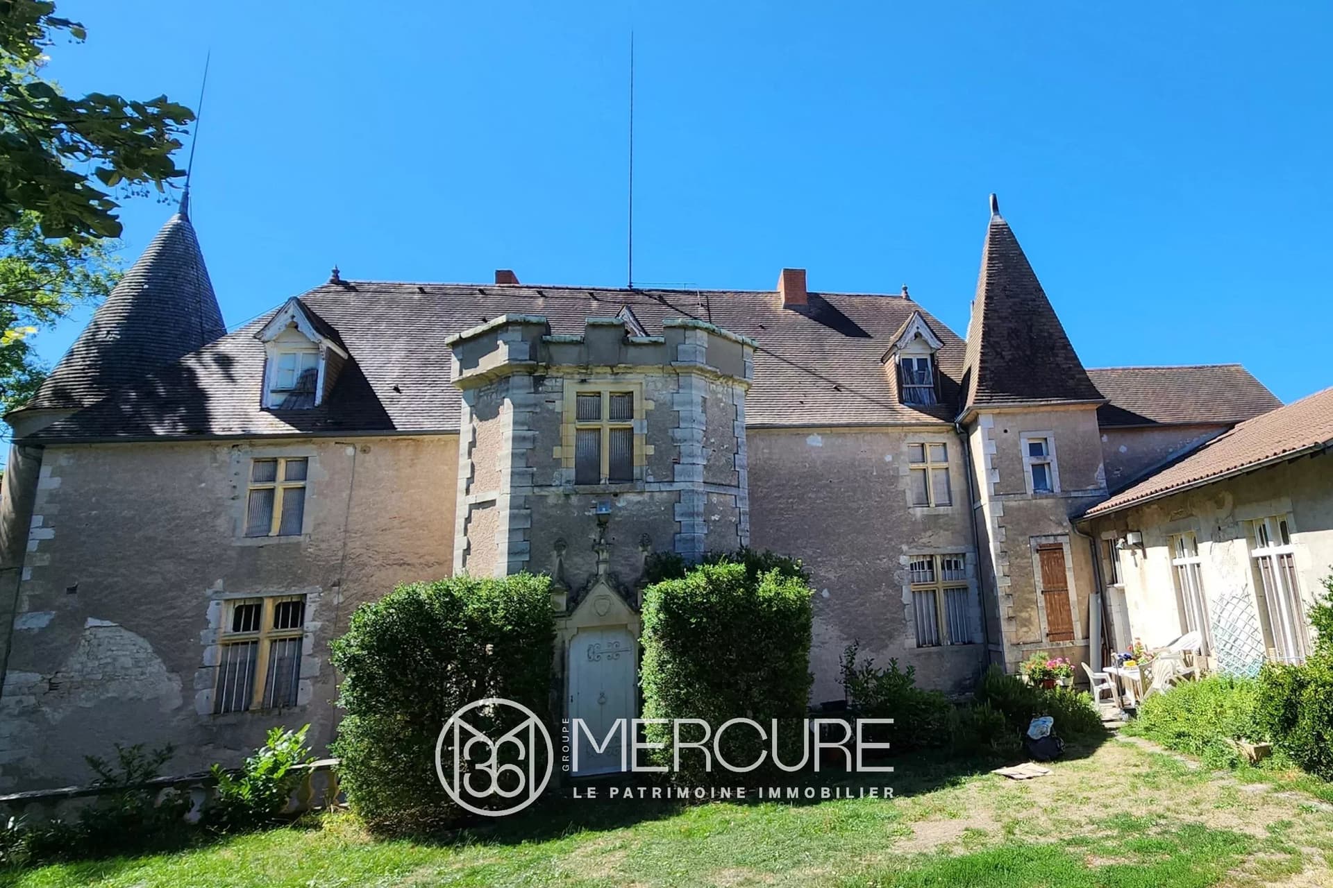Authentic XIII-XVI Century Château With Spectacular Views Over The Sioule Valley 3