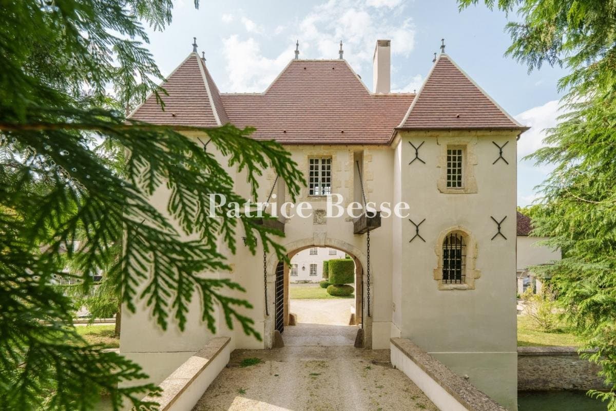 Historic 14th Century Château With Moats And Expansive Grounds 5