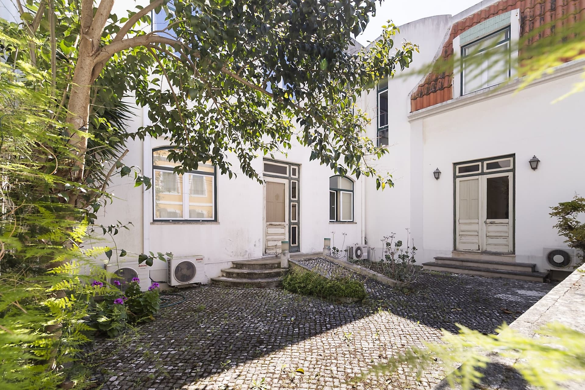 Historic Building With Investment Potential In Setúbal 4