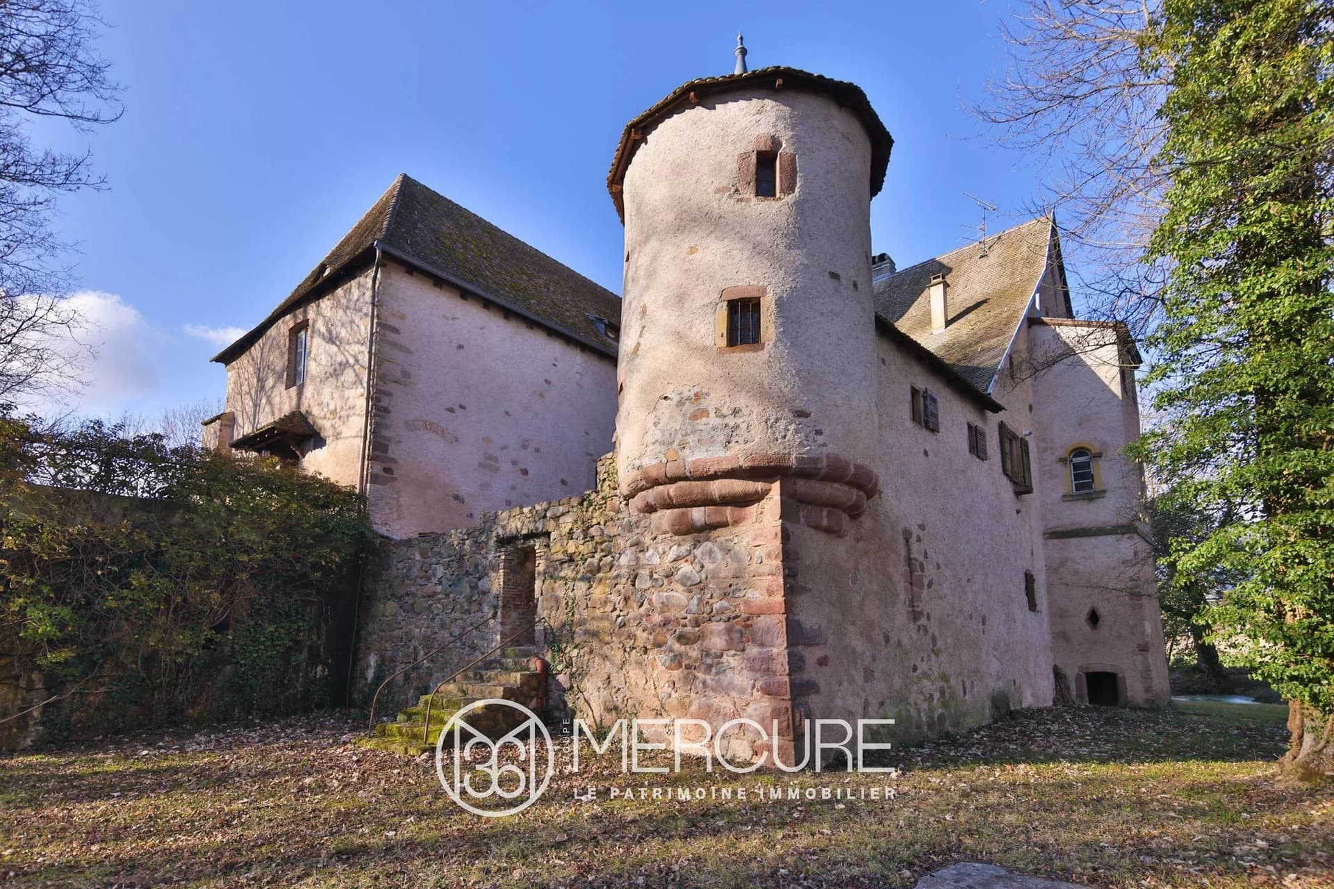 Historic 13th Century Château With 720 Sqm Living Space And 3.5 Hectare Park 3