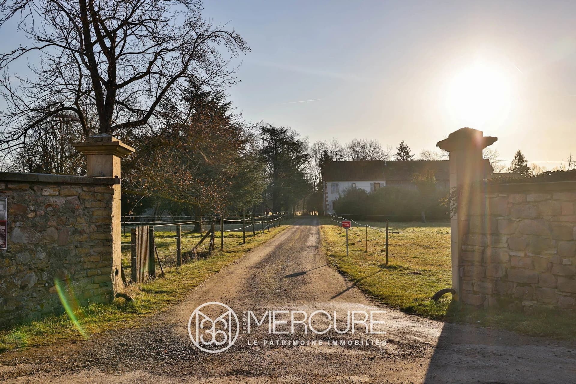 Historic 13th Century Château With 720 Sqm Living Space And 3.5 Hectare Park 4