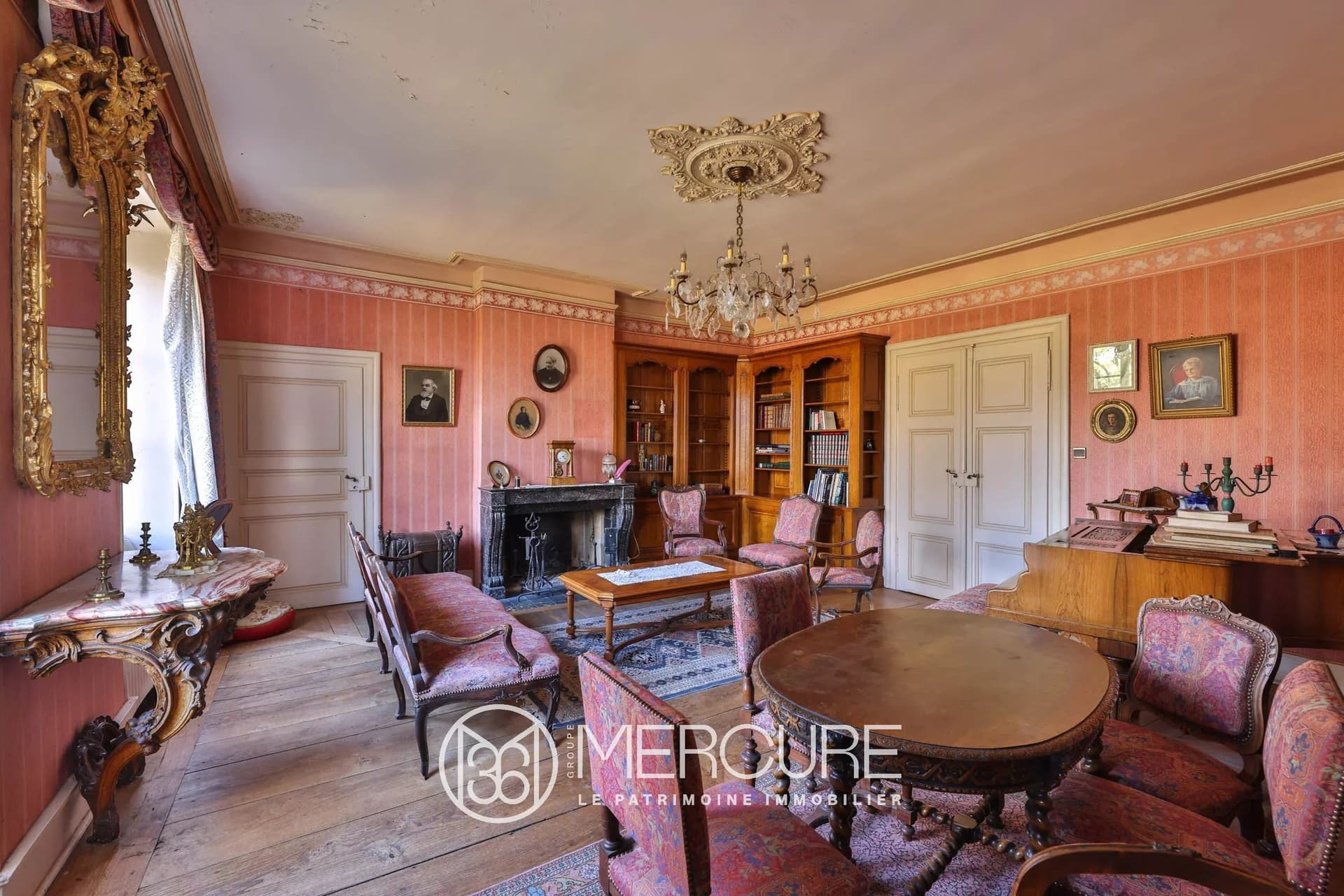 Historic 13th Century Château With 720 Sqm Living Space And 3.5 Hectare Park 5