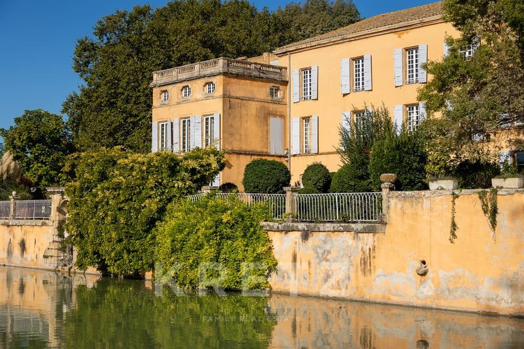 Elegant 18th Century Bastide With Extensive Grounds And Multiple Pools 2