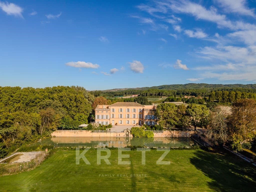 Elegant 18th Century Bastide With Extensive Grounds And Multiple Pools 3