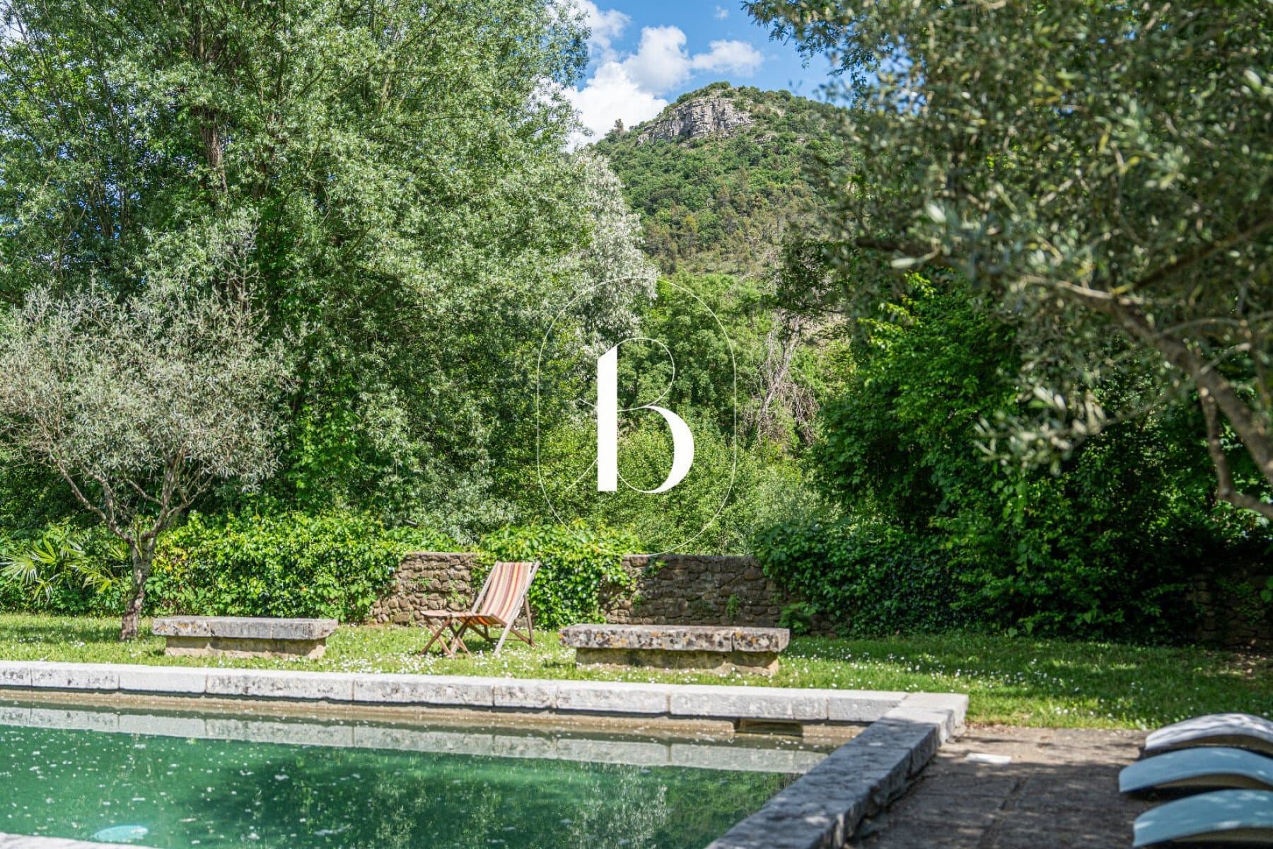 Château With 7 Bedrooms, 632 Sqm Living Space And 5000 Sqm Park