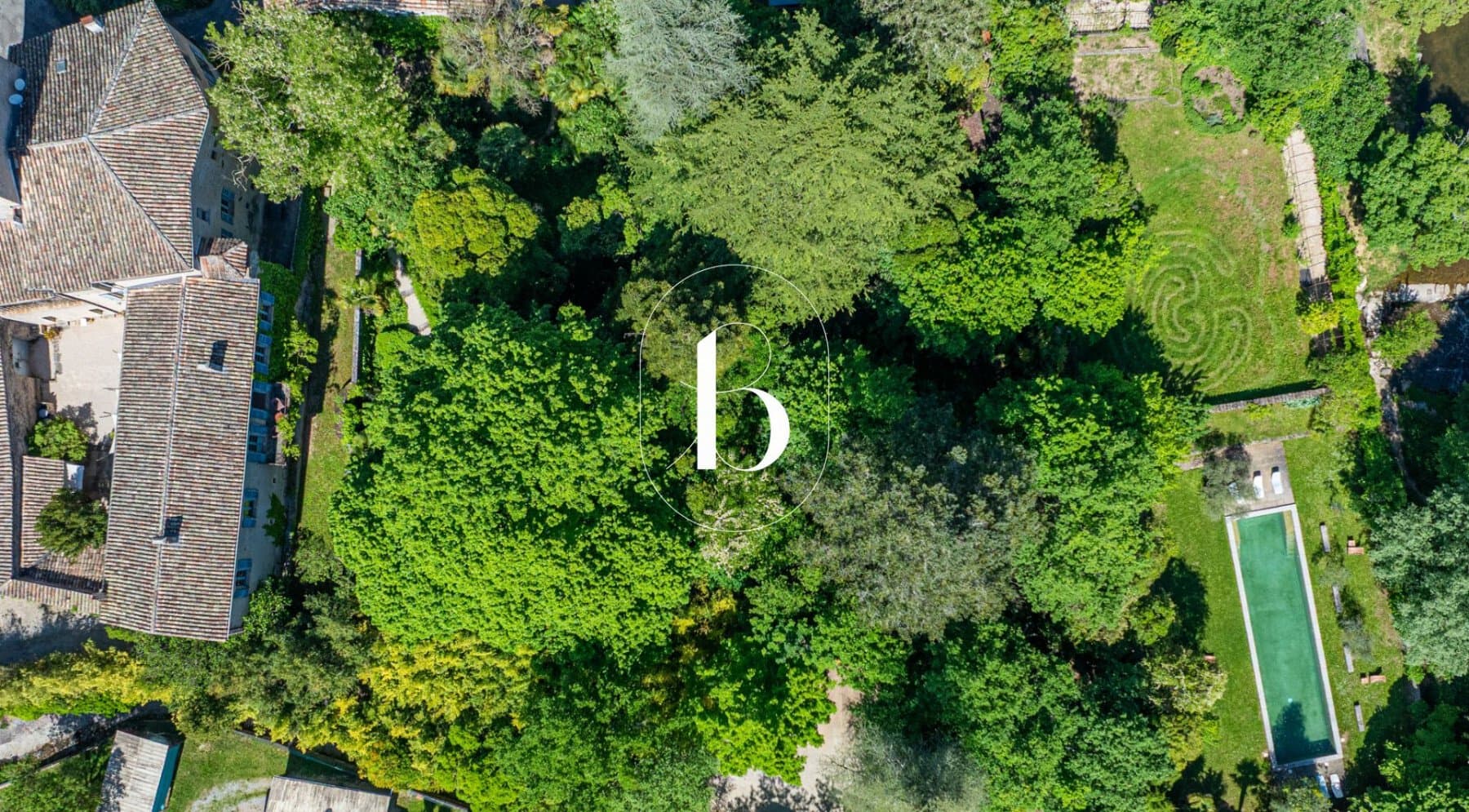 Château With 7 Bedrooms, 632 Sqm Living Space And 5000 Sqm Park 4