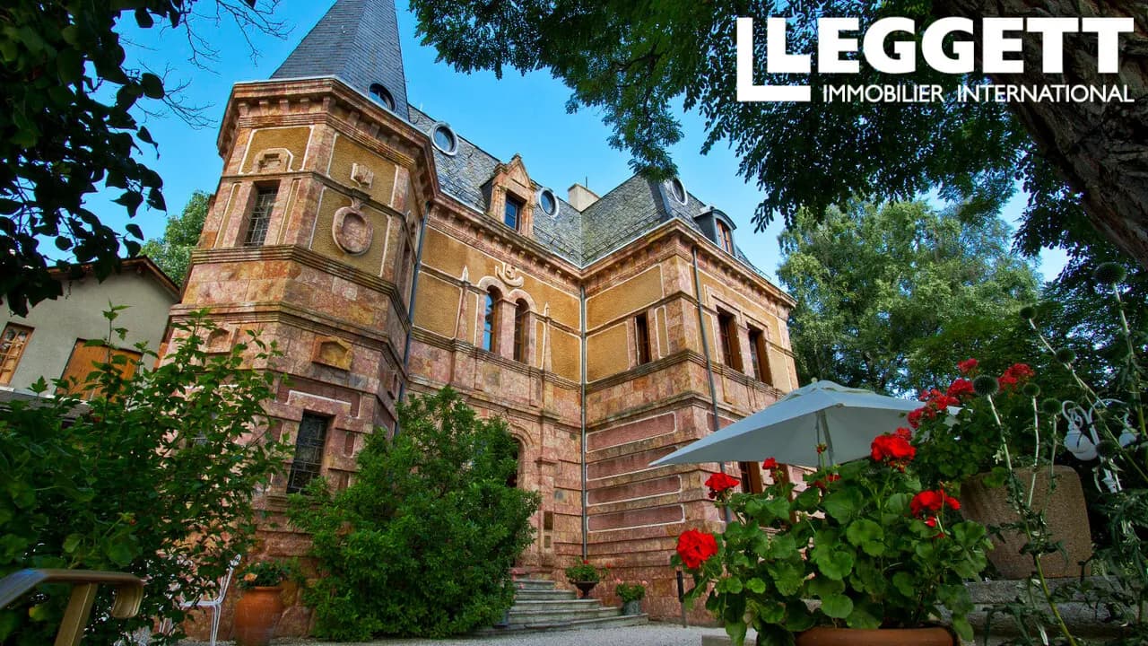 Elegant 1825 Château With Guest House, Pool, And Wellness Facilities