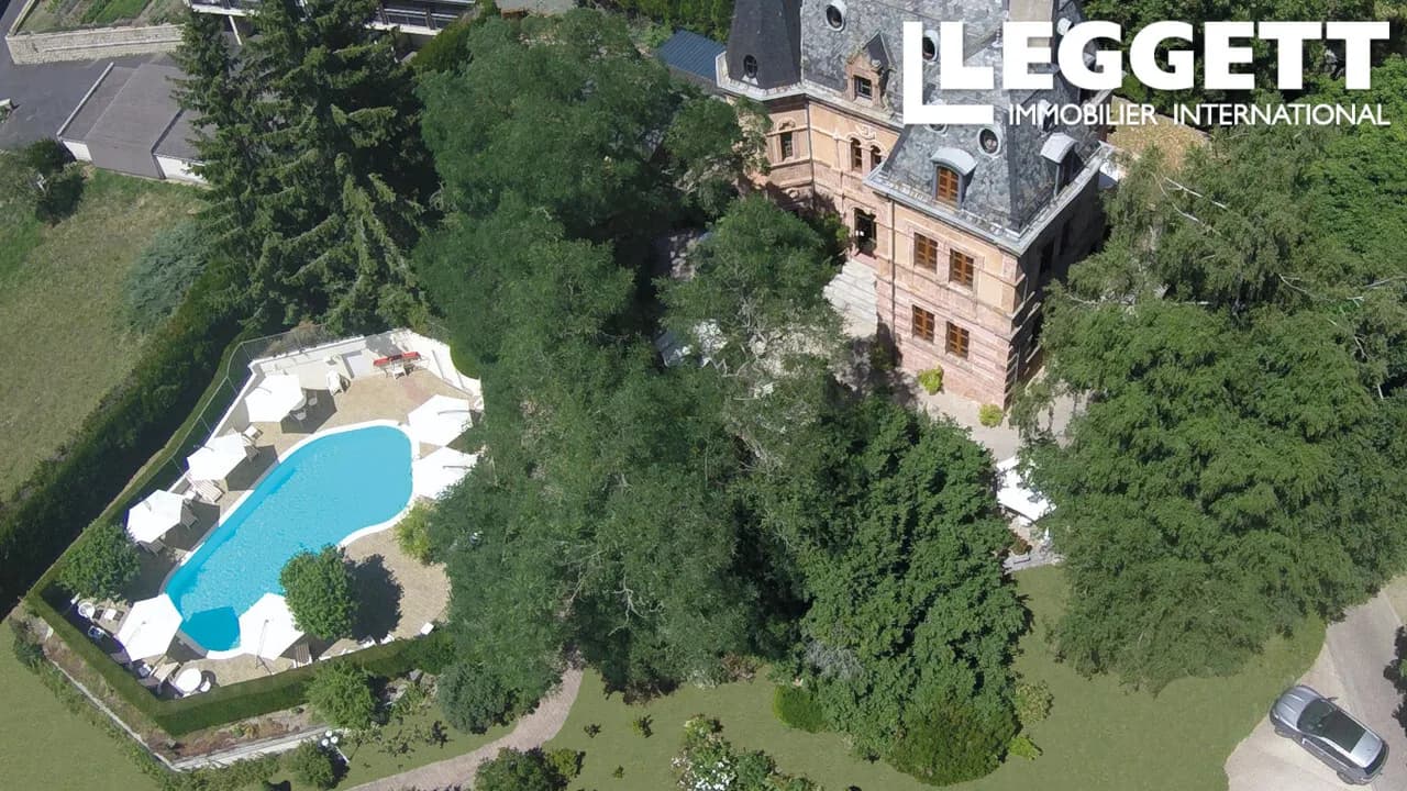 Elegant 1825 Château With Guest House, Pool, And Wellness Facilities 4
