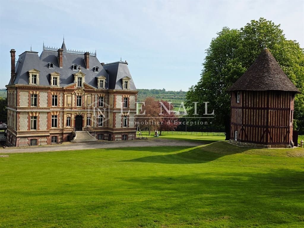 Magnificent Castle in Calvados with Holiday Cottages and Chapel