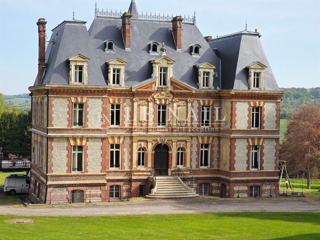 Magnificent Castle in Calvados with Holiday Cottages and Chapel 2