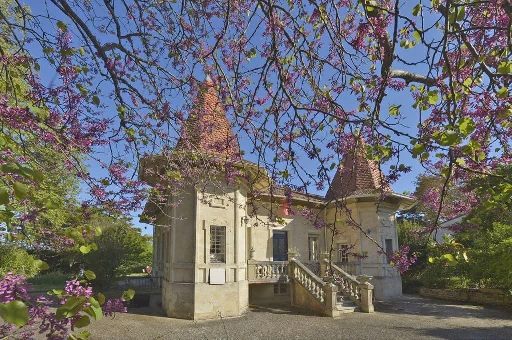 Château Near the Beach with Swimming Pool 2