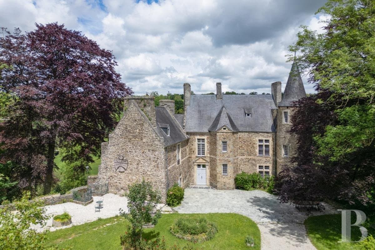 Historic Château Overlooking The Vire River With 22 Hectares — Château for sale in Normandy, France