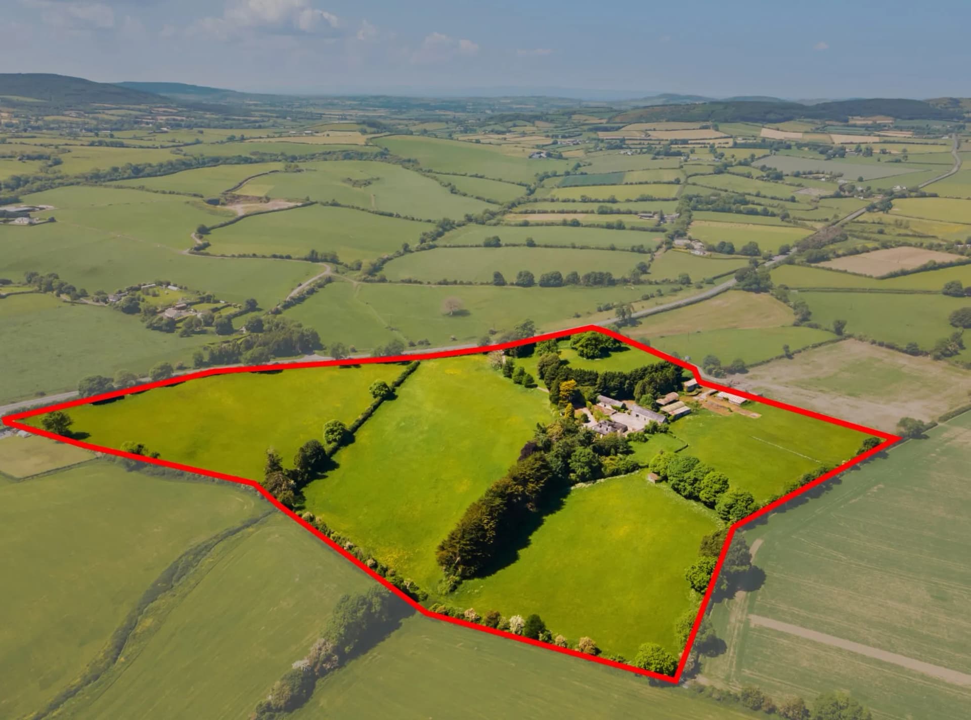 Elegant Georgian Residence on 12.22 Hectares with Equestrian Potential 5