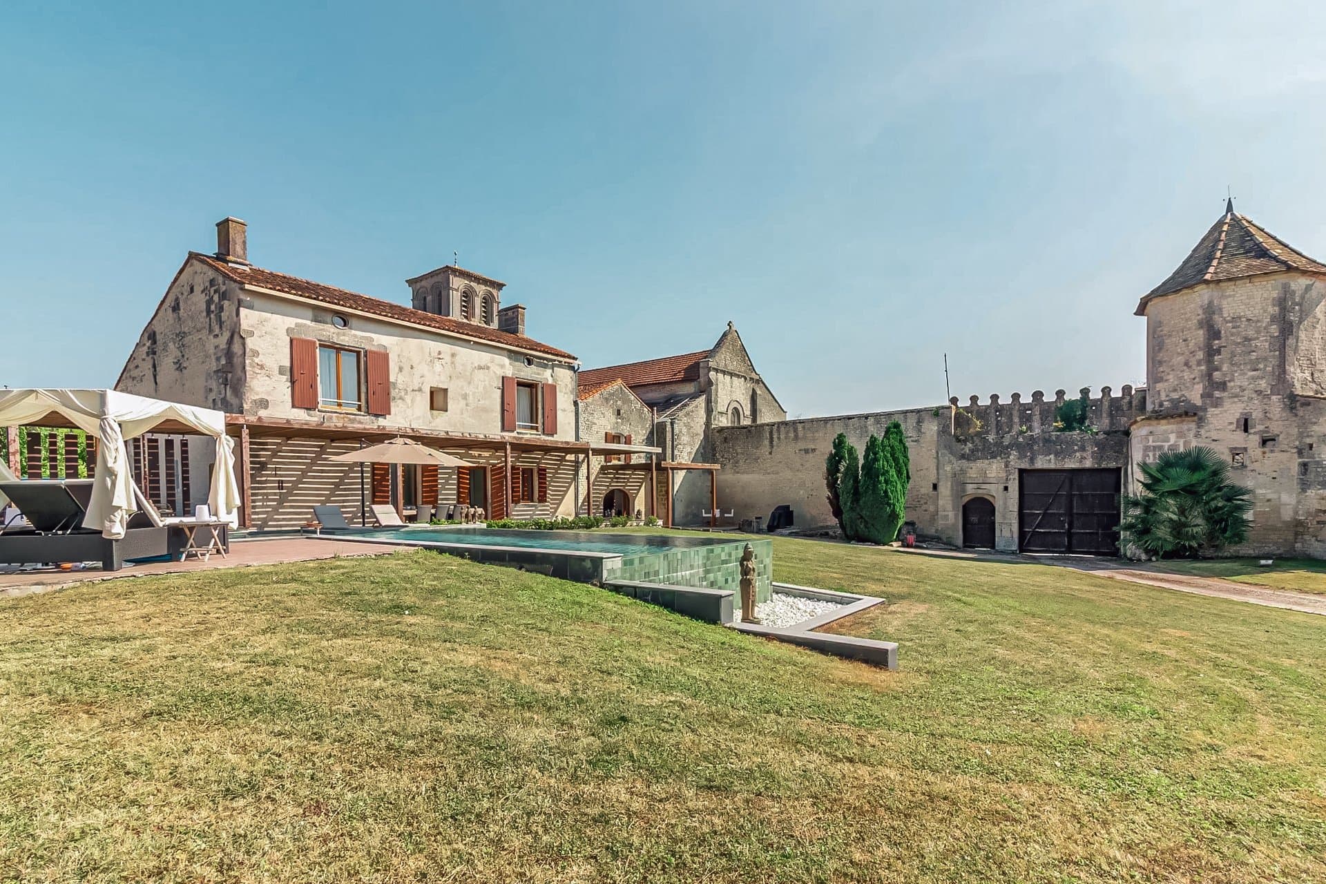 Luxurious Historic Residence With Infinity Pool And Panoramic Views 2