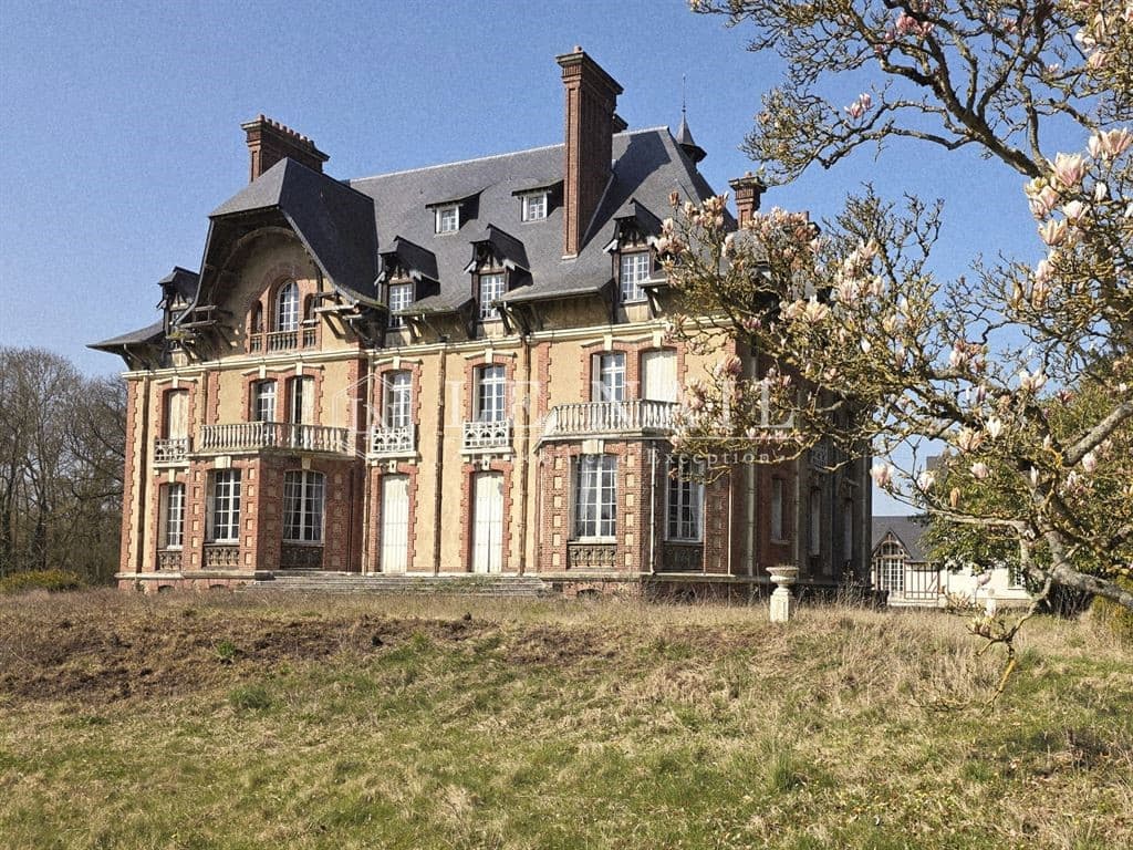 19th Century Château With Holiday Cottages And Scenic River Views