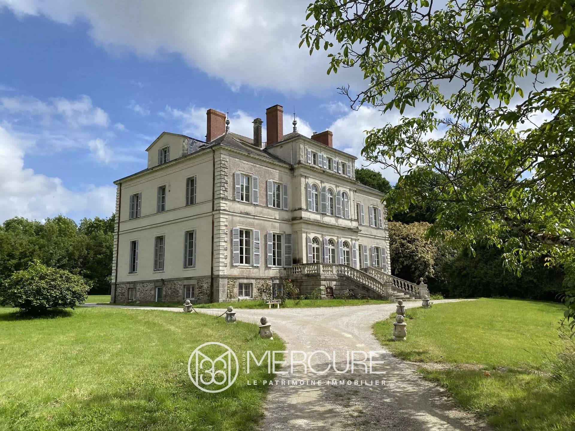 19th Century Château With Established Hospitality Venue And Unique Features 2