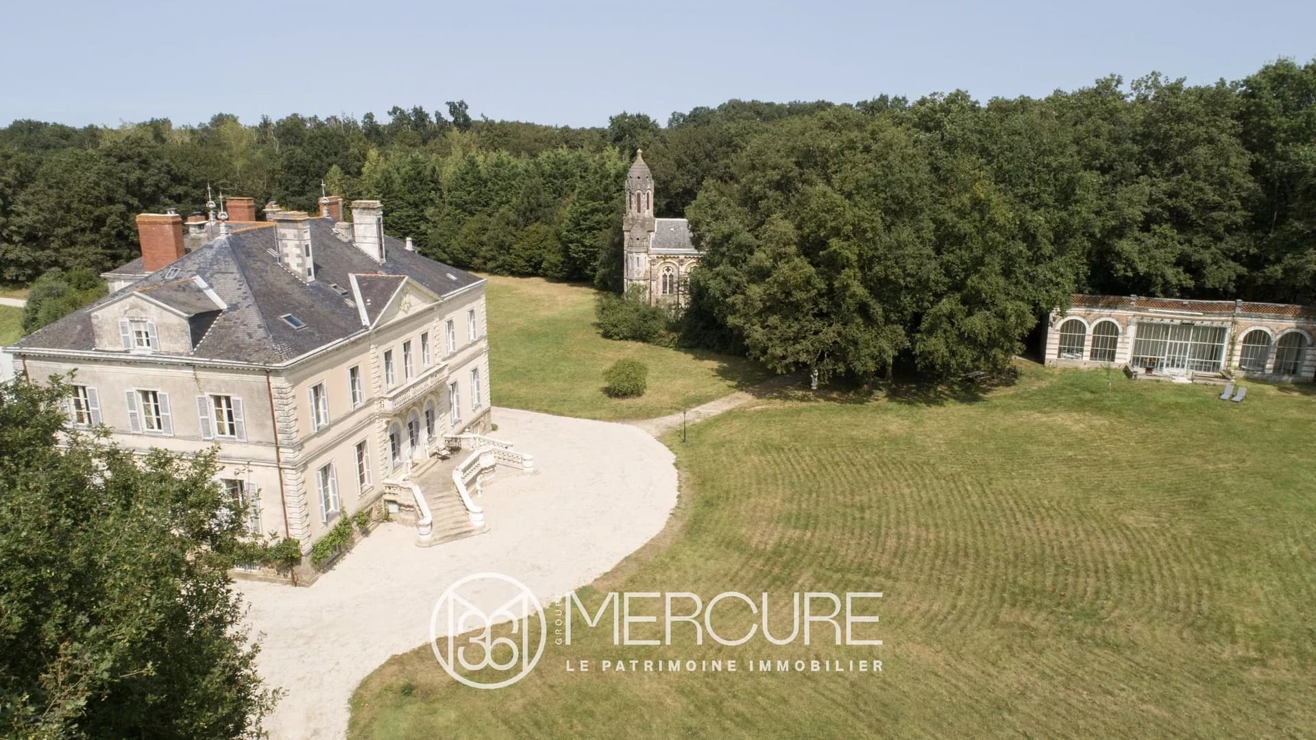19th Century Château With Established Hospitality Venue And Unique Features 4