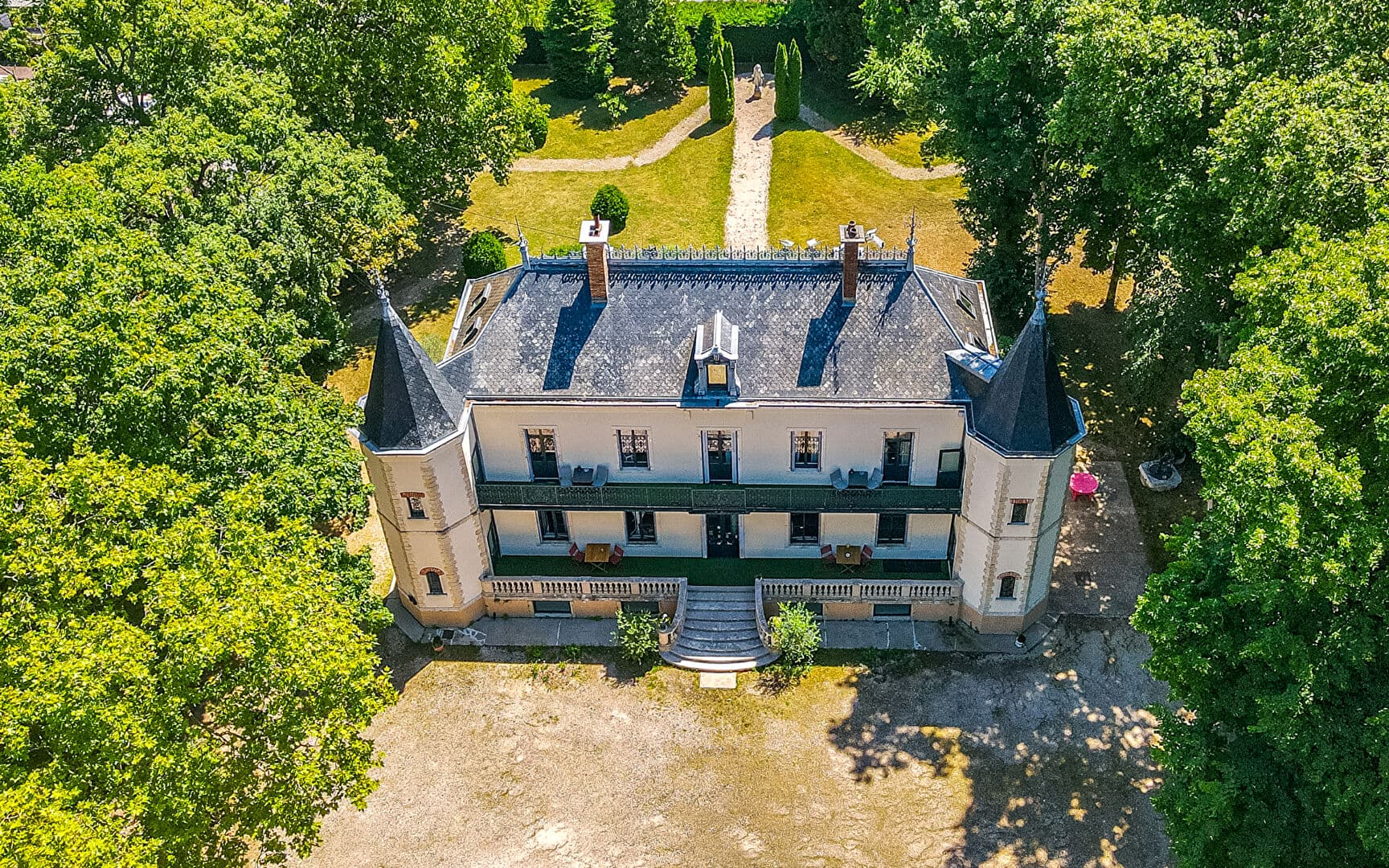 Elegant 19th Century Château with Contemporary Orangery and Historic Park 2
