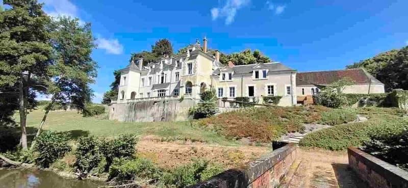 Stunning 19th Century Château With Expansive Grounds And River Views 4