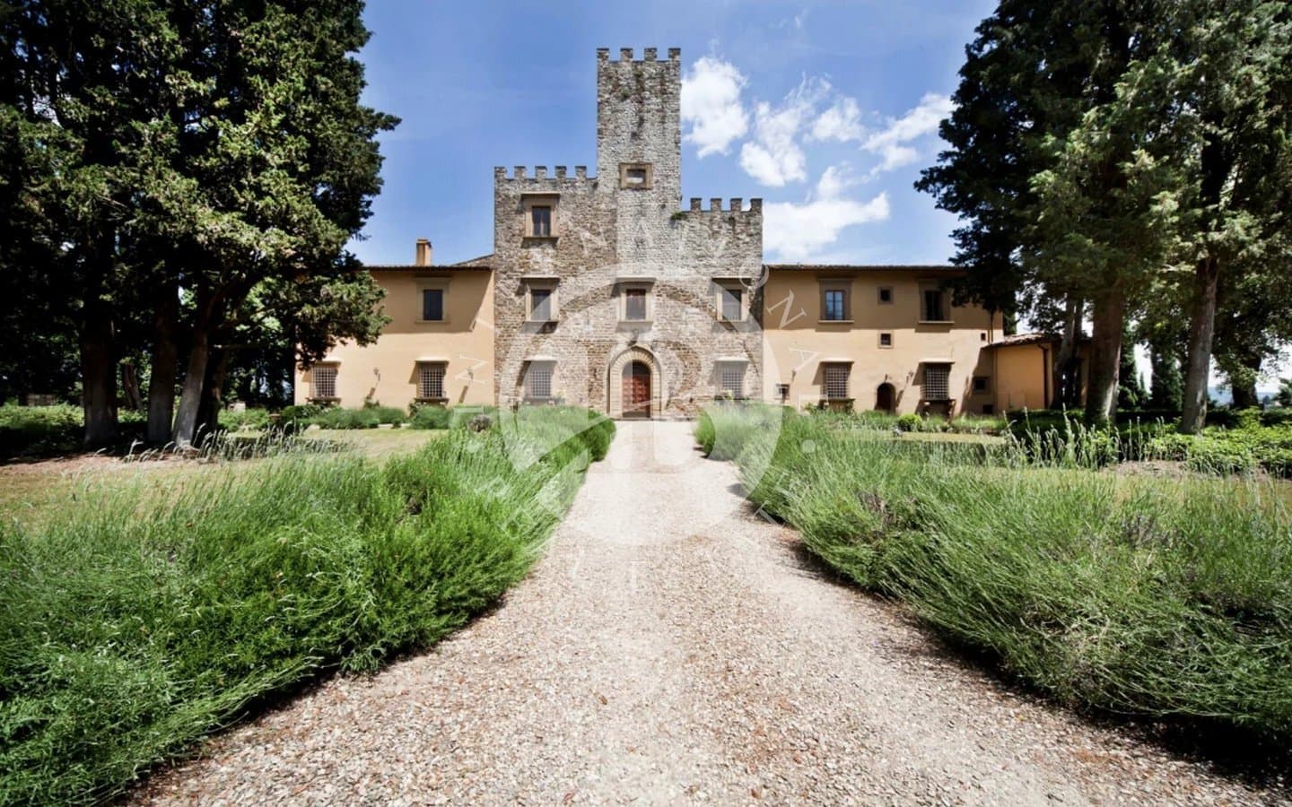 Historic Castle With Panoramic Views And Private Chapel In Tuscany 2