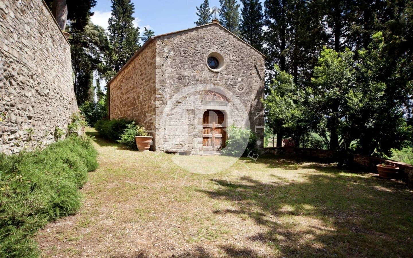Historic Castle With Panoramic Views And Private Chapel In Tuscany 5
