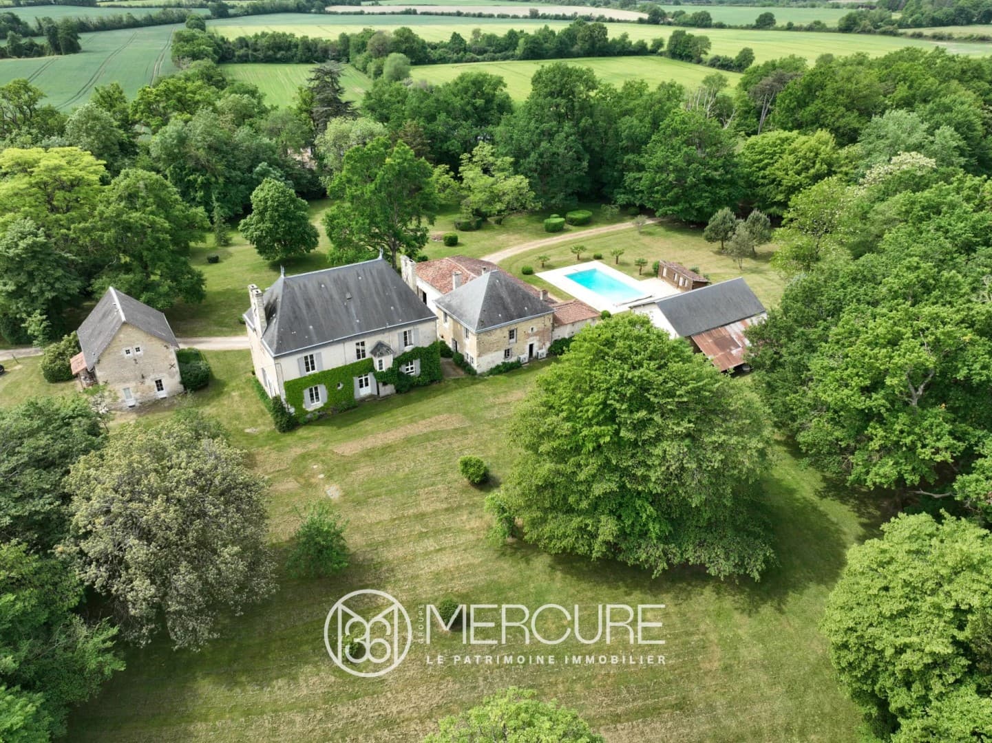 Charming 19th Century Castle With Guest House And Swimming Pool 4