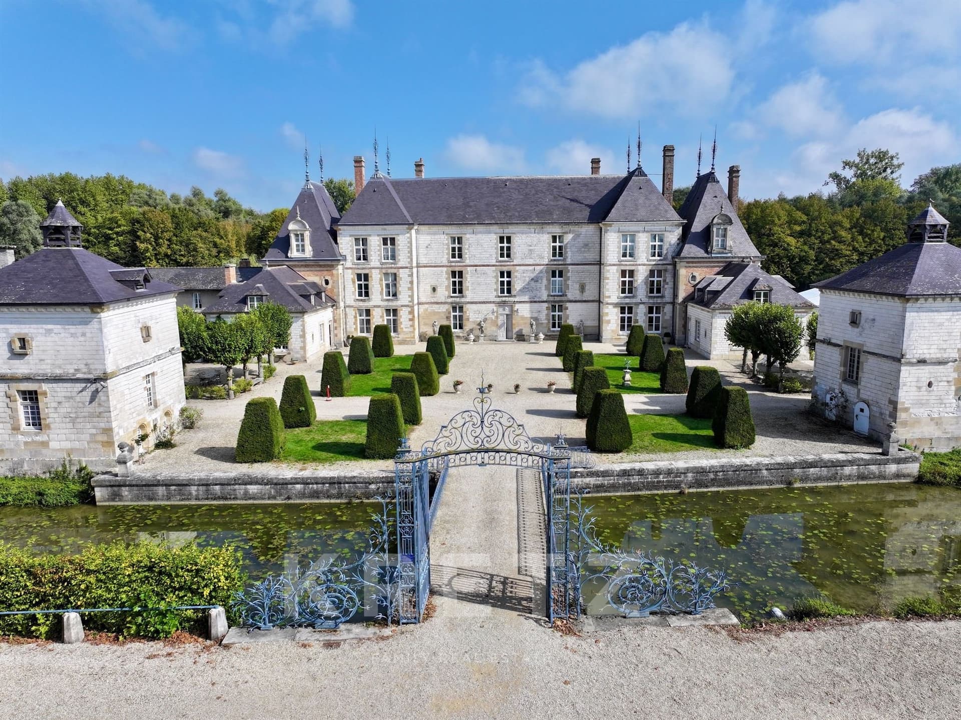 Magnificent 17th Century Château With Historic Significance And Expansive Grounds 3