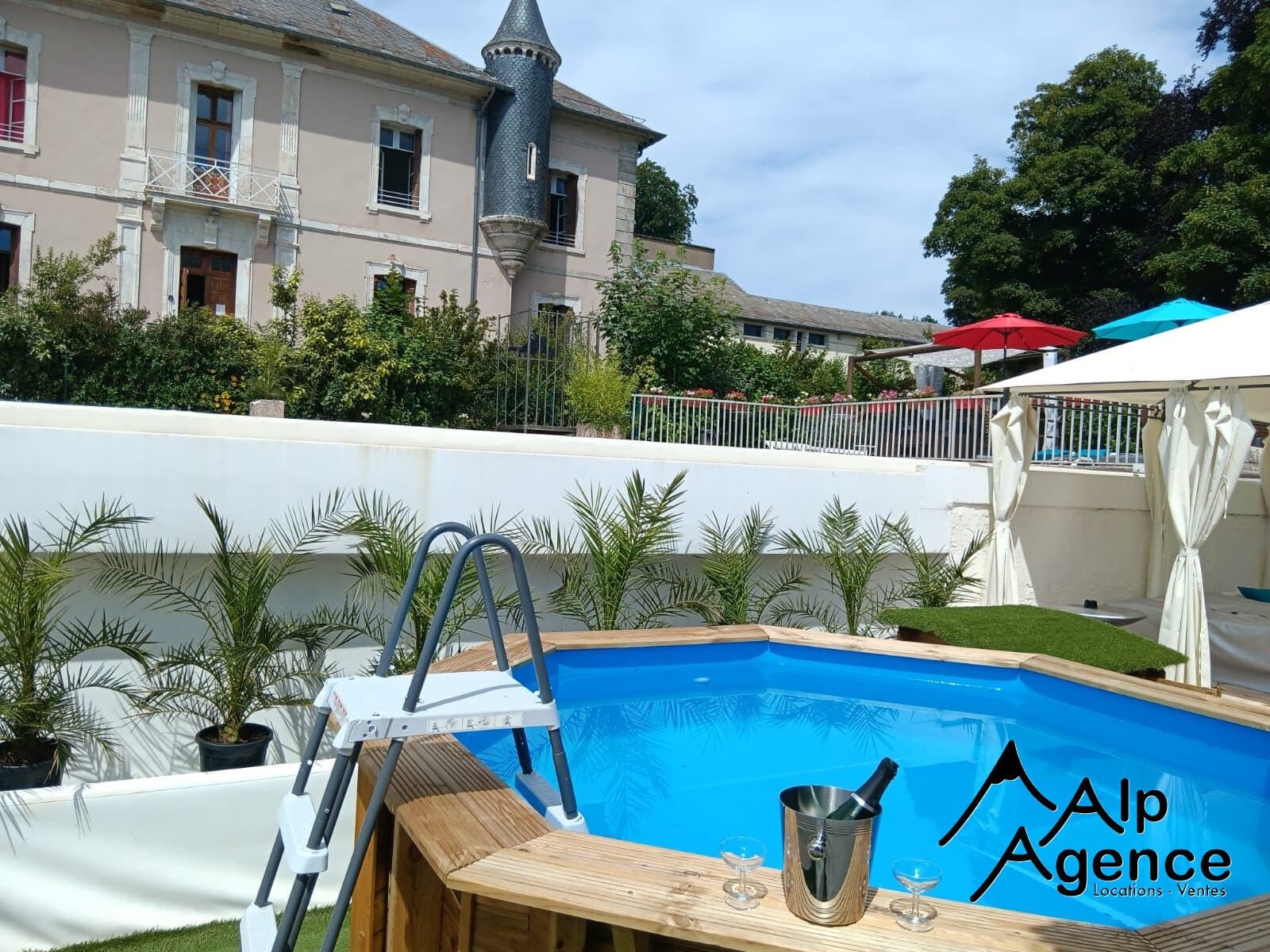 Exceptional Château With Extensive Grounds And Multiple Accommodations 2