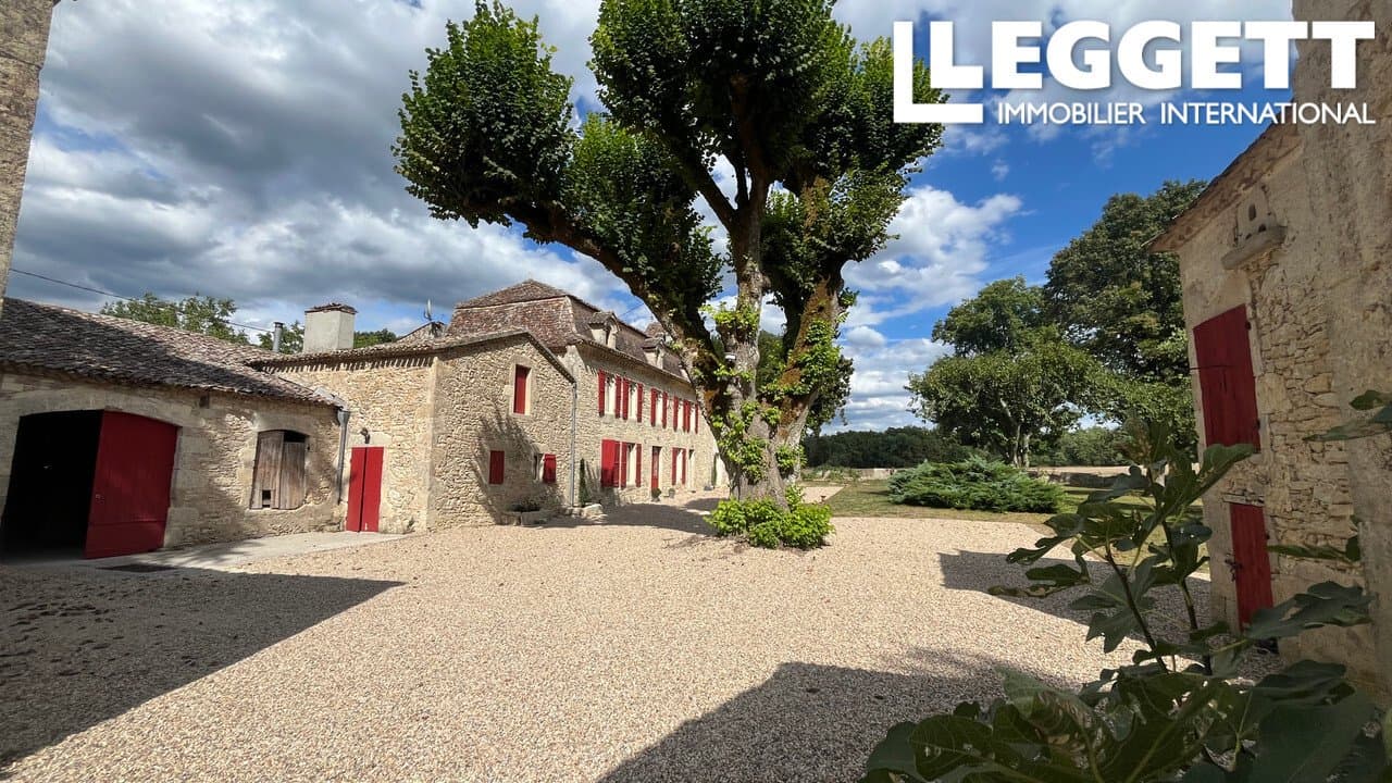 Charming Renovated Character Property In The Heart Of The Gironde Countryside 3