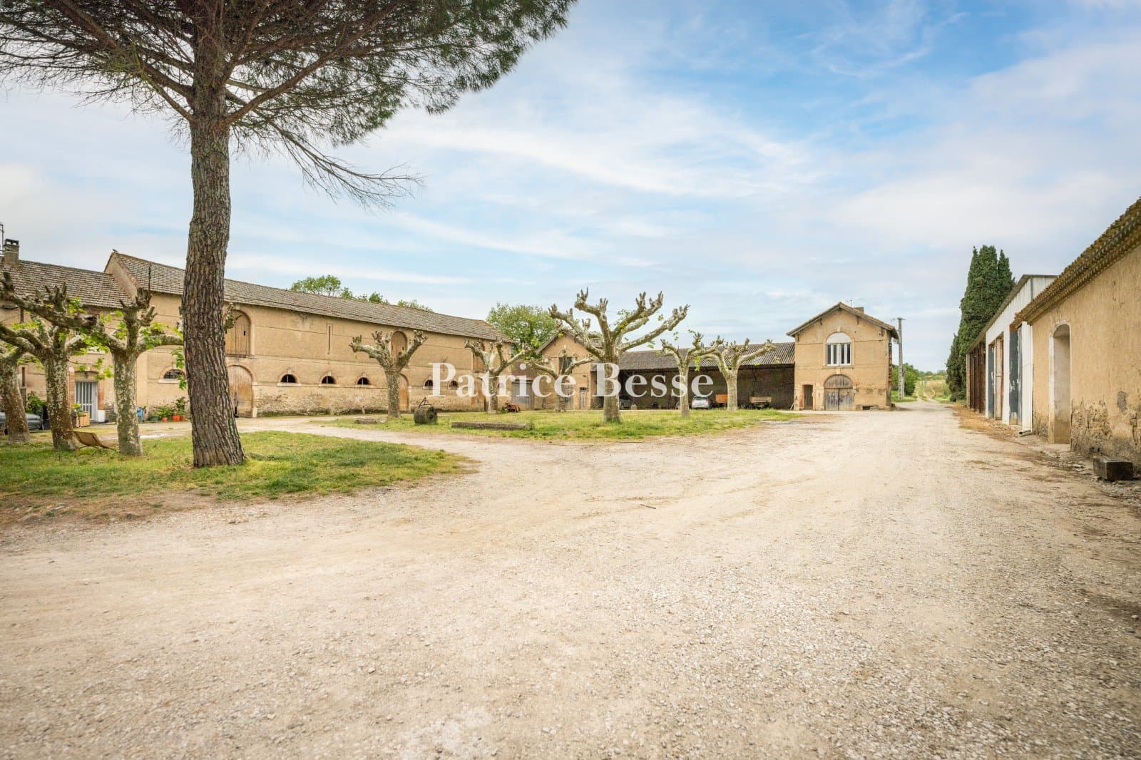 Historic Manor House With Vineyard And Outbuildings Near Carcassonne 3