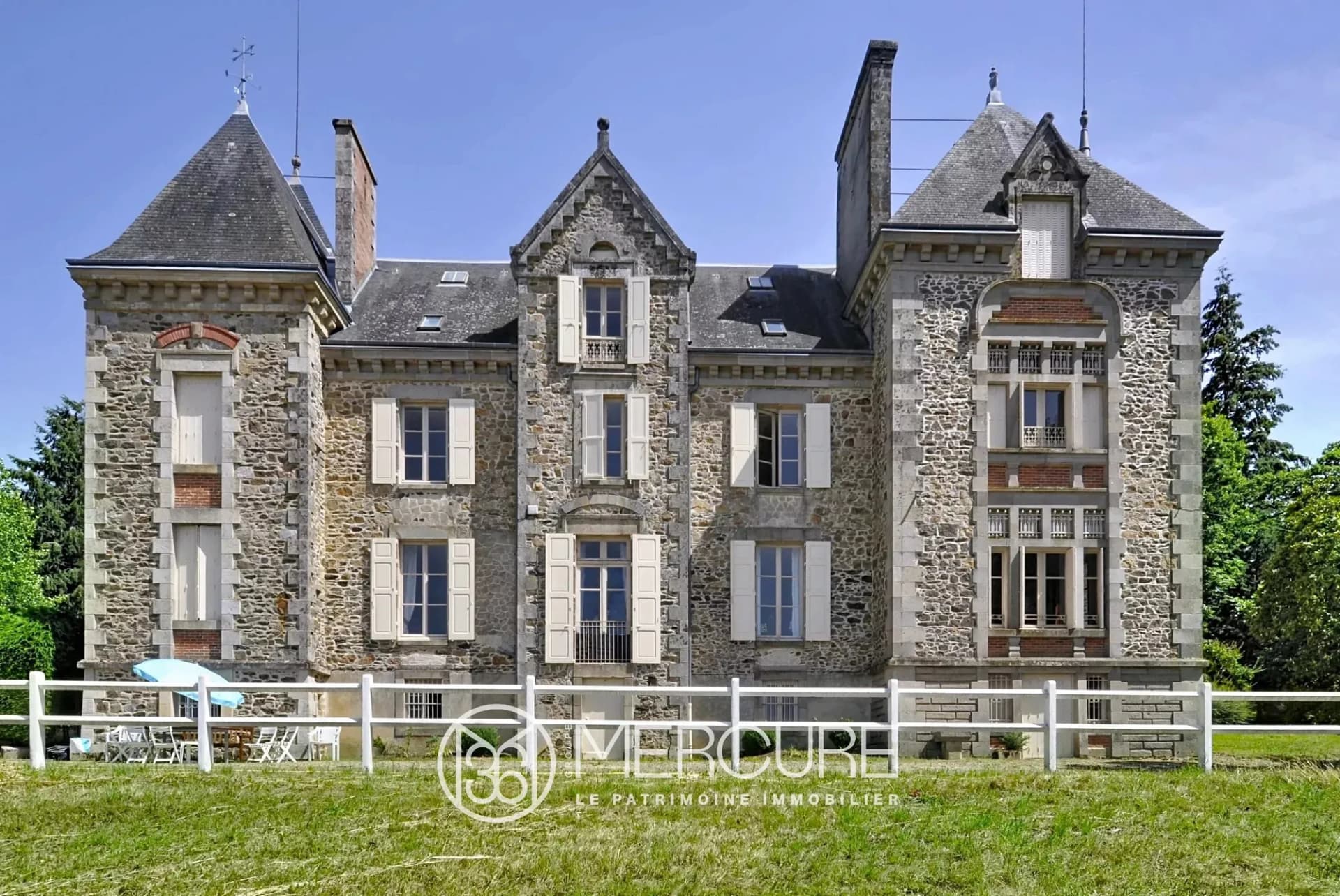 19th Century Castle With 15 Bedrooms And Swimming Pool