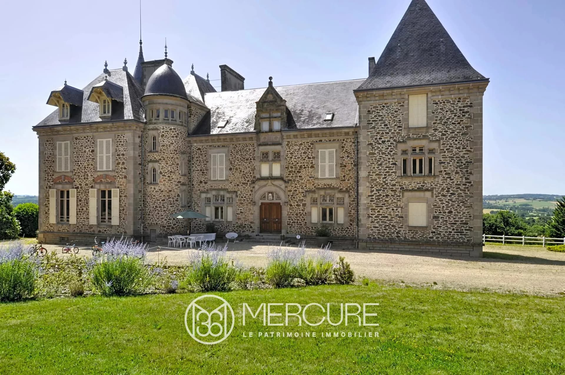 19th Century Castle With 15 Bedrooms And Swimming Pool 2
