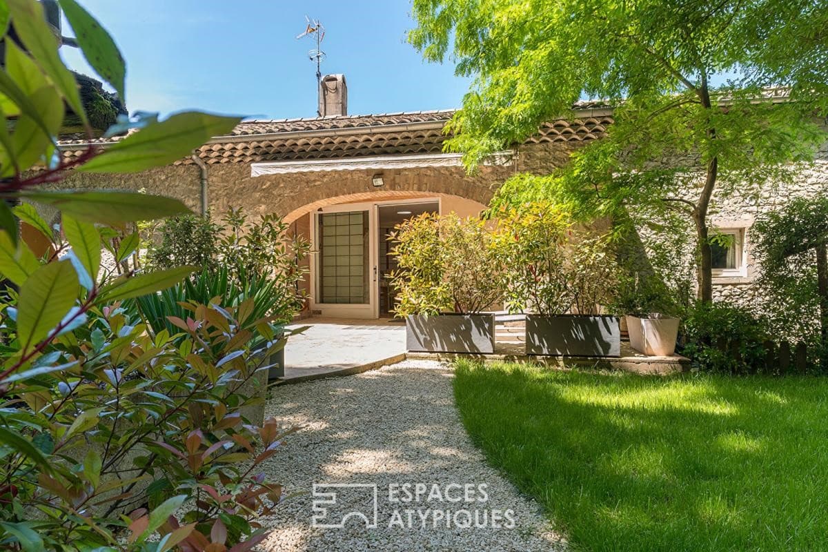 Exceptional Manor House with Historical Significance and Modern Amenities 4