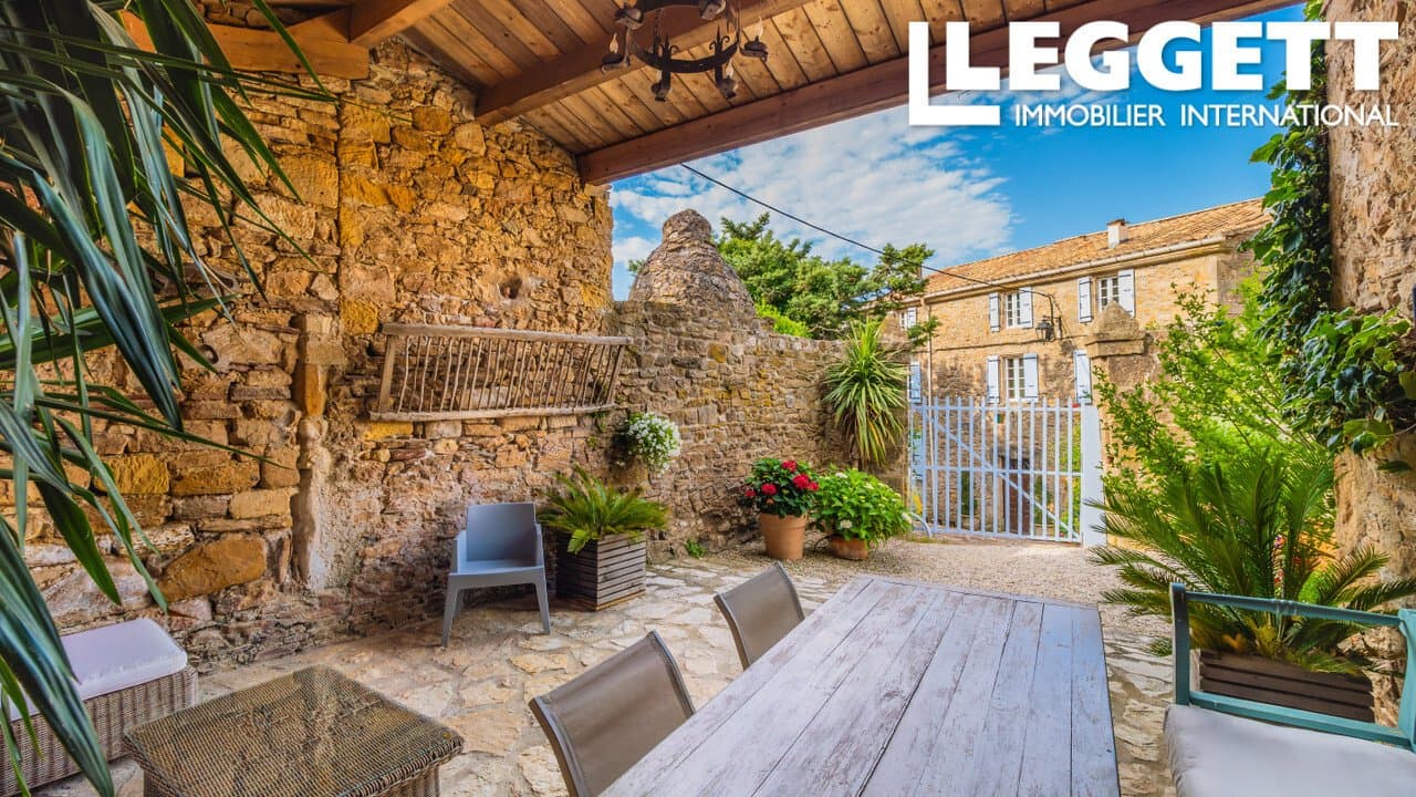 Exceptional 17th Century Château With Heated Pool And Breathtaking Views 5