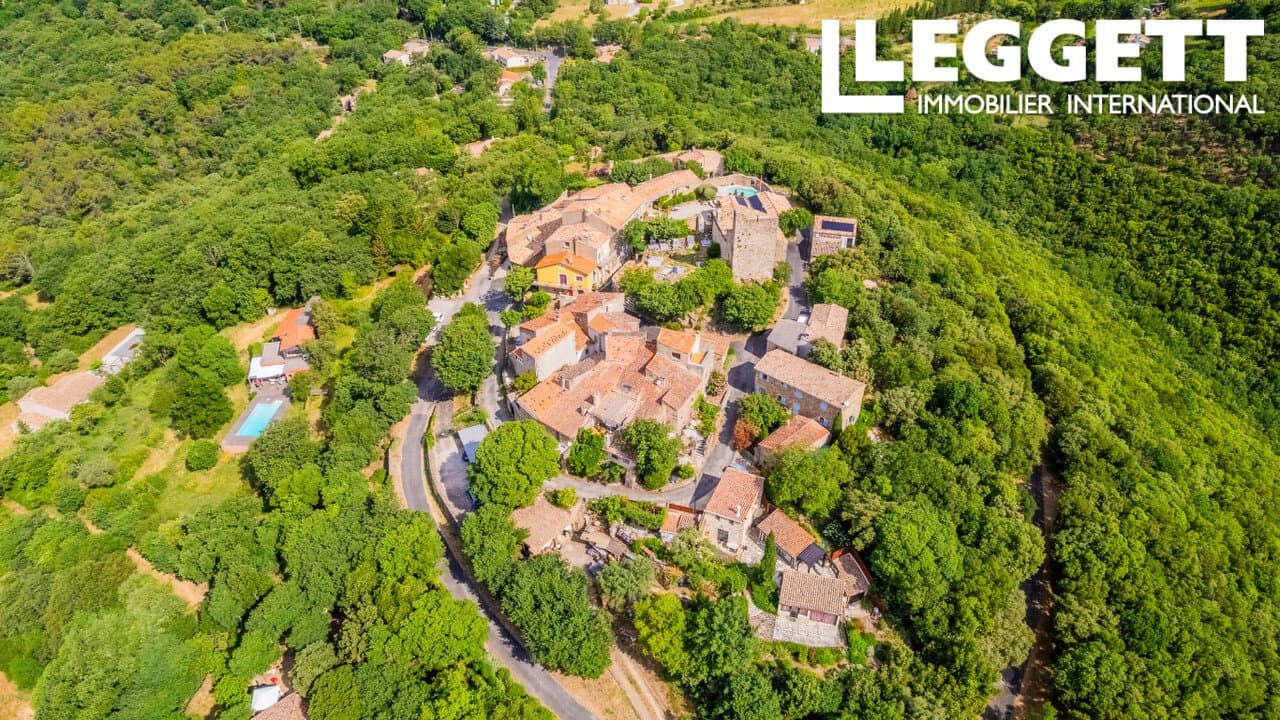 Exceptional 17th Century Château With Heated Pool And Breathtaking Views 4