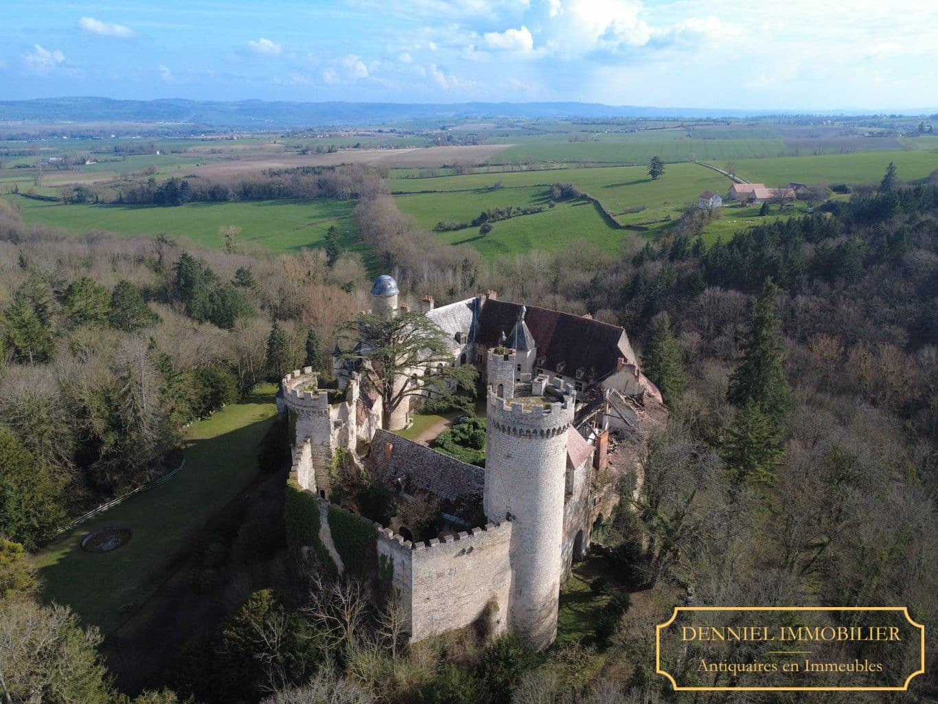 Historic Castle of Veauce with 8.3 Hectares and Stunning Views — in France