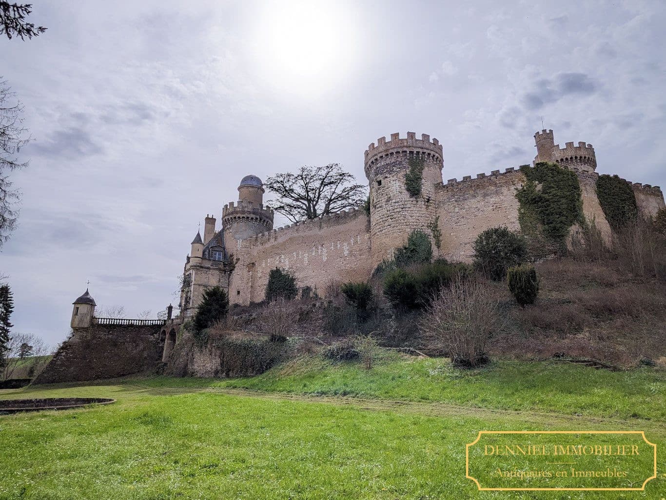Historic Castle of Veauce with 8.3 Hectares and Stunning Views 3