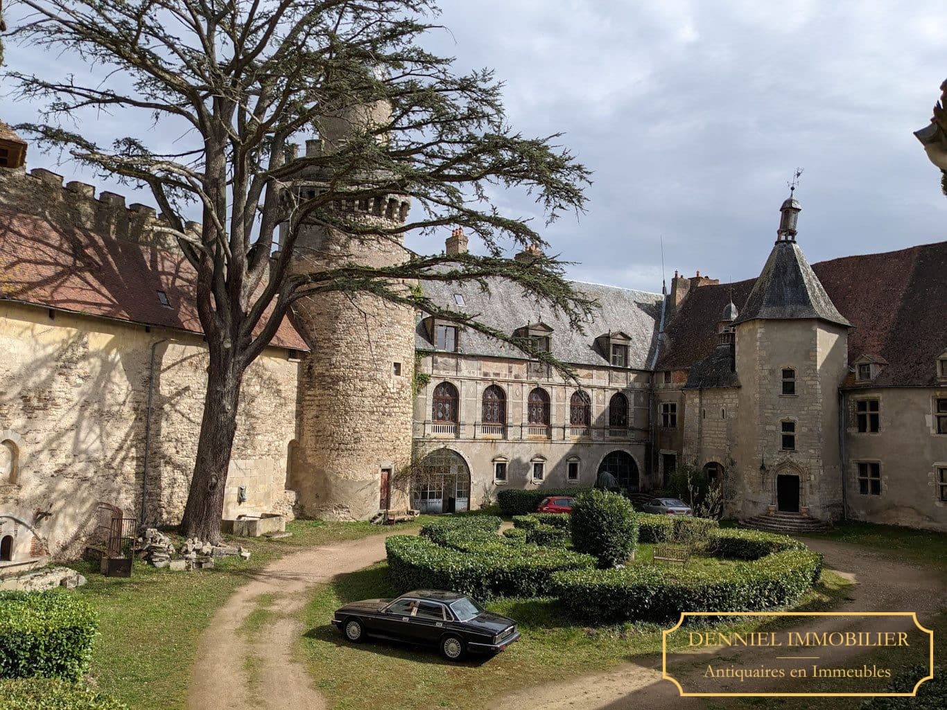 Historic Castle of Veauce with 8.3 Hectares and Stunning Views 4