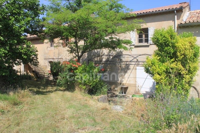 Historic Castle in Saignon with Renovation Potential — in France
