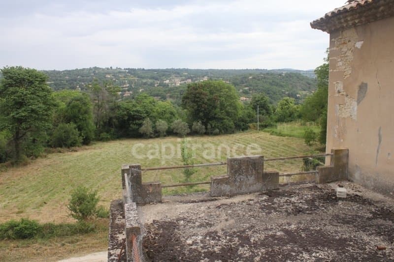 Historic Castle in Saignon with Renovation Potential 3