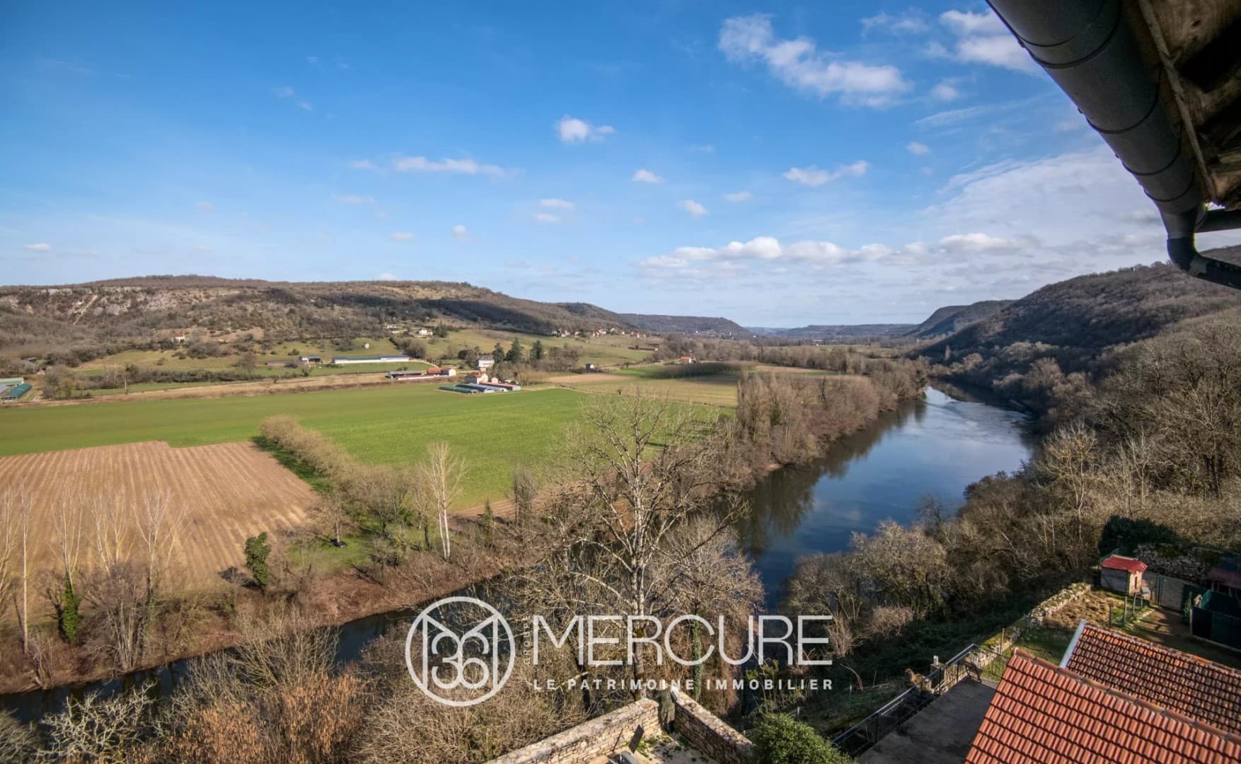 Elegant Château With 5 Bedrooms And Outdoor Swimming Pool 4