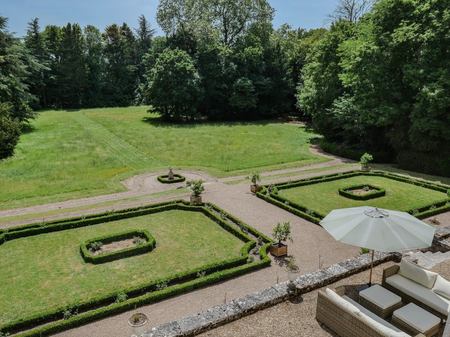Elegant 18th Century Château With Extensive Outbuildings Near Château de Chenonceau 5