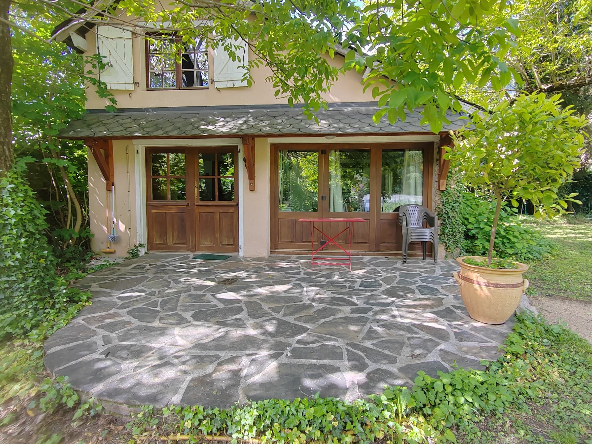 Château with Guesthouse and Pool in a 5355 M² Wooded Park 2