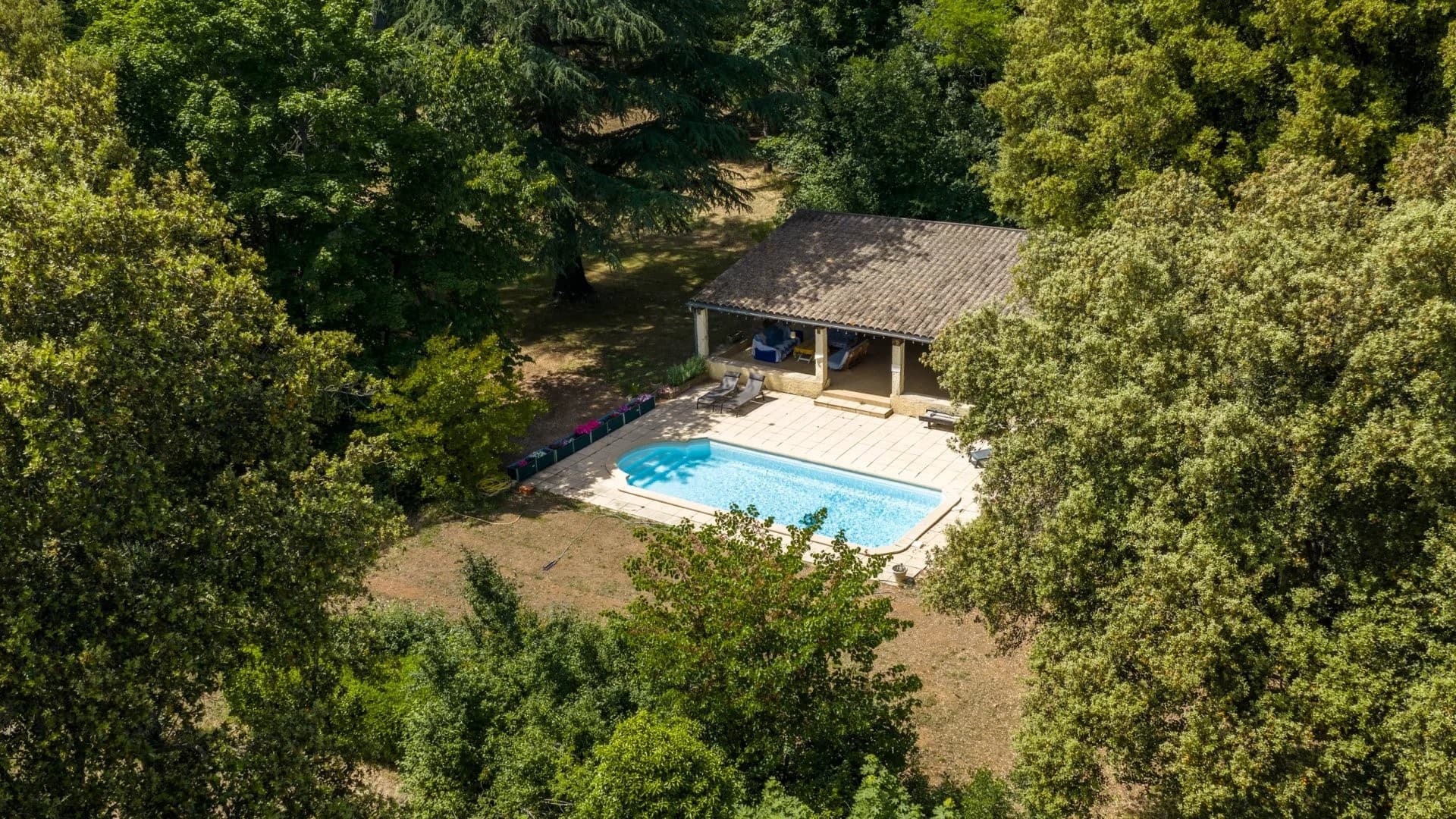 Elegant 19th Century Castle With Swimming Pool And Terrace 4
