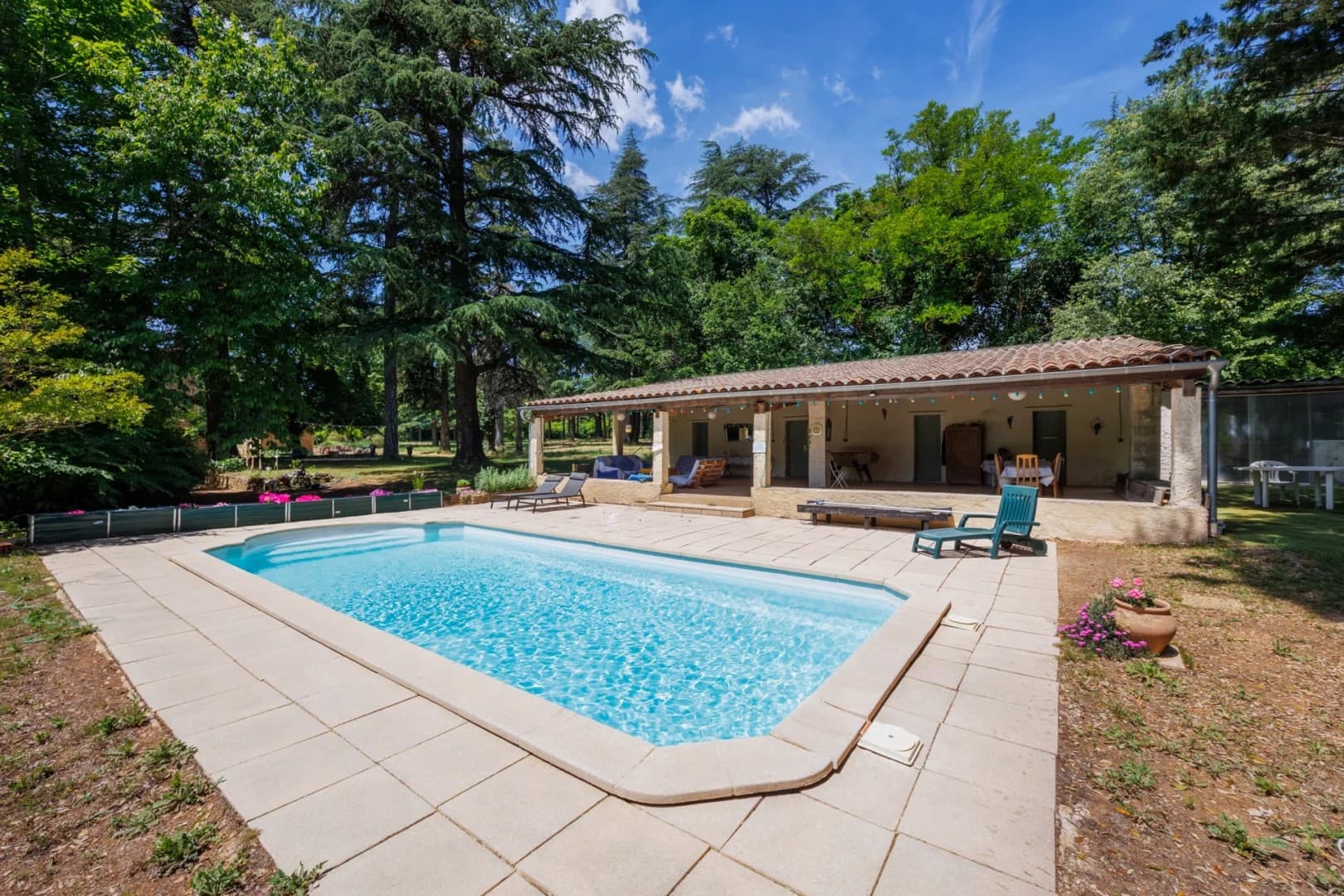 Elegant 19th Century Castle With Swimming Pool And Terrace 4