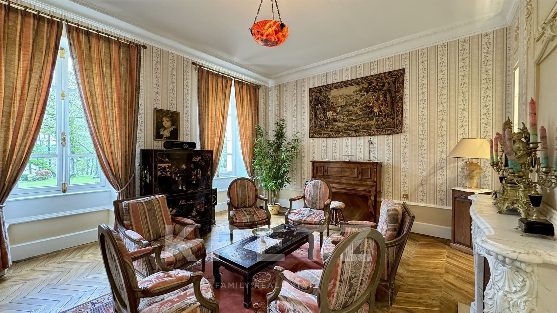 Renovated Château With 570 Sqm Living Space And 30 Hectare Park 5