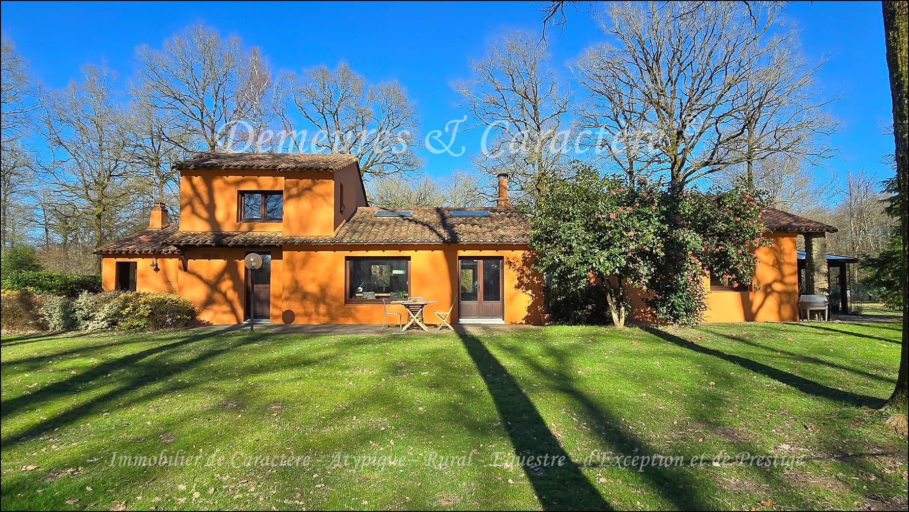 Exceptional Architect-Designed House on 5 Hectares with Fish Pond