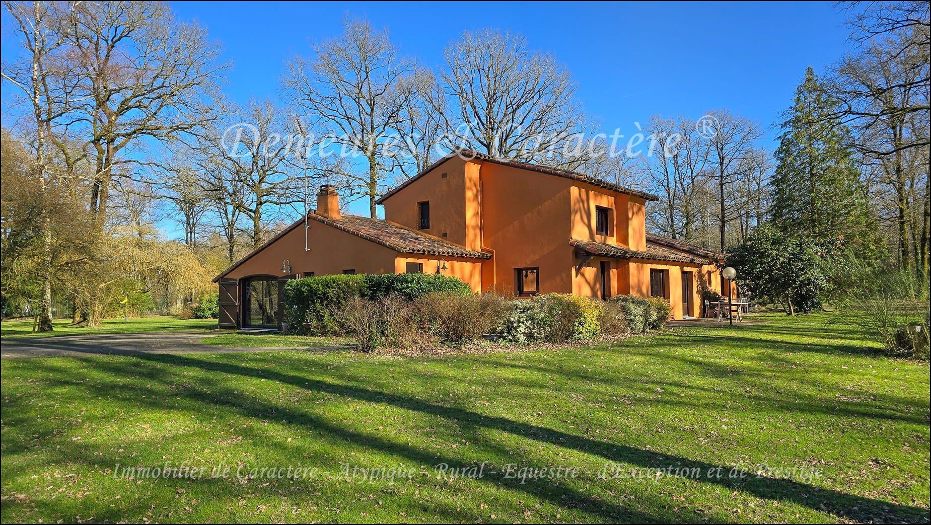 Exceptional Architect-Designed House on 5 Hectares with Fish Pond 4